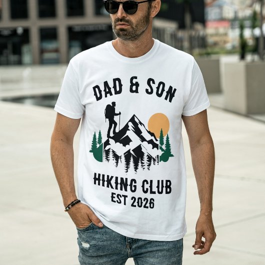 パーソナライズド ダド アンド サン ハイキング Tシャツ