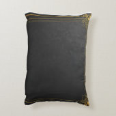 パーソナライズド ネーム ピロー – ブラック & ゴールド エレガント クッション (裏面(縦))