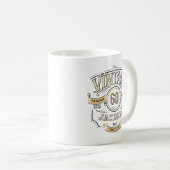 パーソナライズド ビンテージエイジング 完璧な誕生日 コーヒーマグカップ (正面右)
