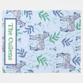 パーソナライズド プレッピー ゼブラ & マティーニ ブルー フリースブランケット (正面(横))