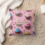 パーソナライズド ホイップレインボー カップケーキ コンフェッティ クッション (ブランケット)