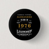 パーソナライズド 50歳の誕生日 1976年 おしゃれブラック 缶バッジ (正面)