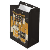 パーソナライズビールボトル泡だらけのマグカップ醸造バー ミディアムペーパーバッグ (正面アングル)