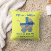 パーソナライズピーチブルーのベビーキャリッジのベビーシャワー クッション (ブランケット)