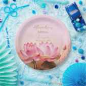 パーソナライズブライダルシャワーピンクロータス ペーパープレート (パーティー)
