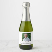 パーソナライズ写真の誕生日パーティー彼のミニチュア スパークリングワインラベル (正面)