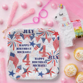 パーソナライズ名7月誕生日赤白青フラグ ペーパープレート (パーティー)