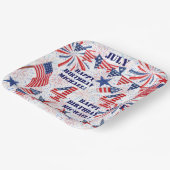 パーソナライズ名7月誕生日赤白青フラグ ペーパープレート (傾斜あり)