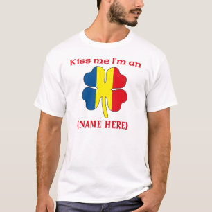 パーソナライズ私によってがルーマニアのTシャツである私に接吻して下さ Tシャツ