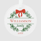 パーソナライズ赤い緑のリース家族の名前クリスマス オーナメント (正面)