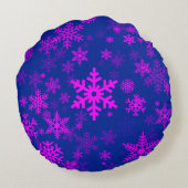 パーソナライズ雪片の平静そしてあなたの文字を保って下さい ラウンドクッション (裏面)