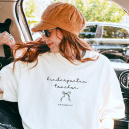 パーソナライズ キンダーガーテン 先生 ブラックボウスクリプト Tシャツ