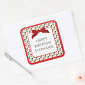 パーソナライズ：ハッピーバースデーの赤いバラのパターン スクエアシール (封筒)