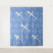 パーソナライズ ハッピーバースデー 航空機 名前 青 タペストリー (正面)