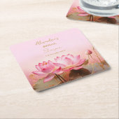 パーソナライズ ブライダルシャワー ピンク ロータス スクエアペーパーコースター (アングル)