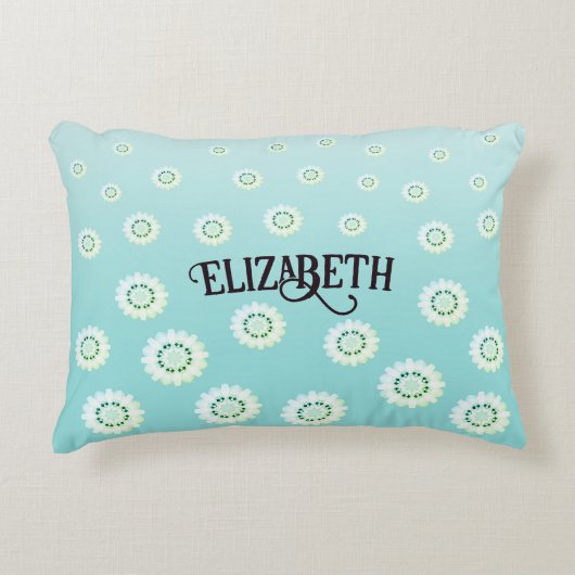 パーソナライズ ライトブルー フラワー アクセントクッション (正面)