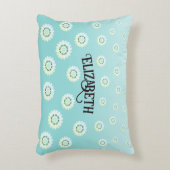 パーソナライズ ライトブルー フラワー アクセントクッション (正面(垂直))