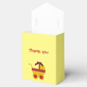 パーソナライズ、明るい黄色、赤いベビーベビーカー フェイバーボックス (オープン)