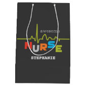 パーソナライズ、素晴らしナース日のナース ミディアムペーパーバッグ (裏面)