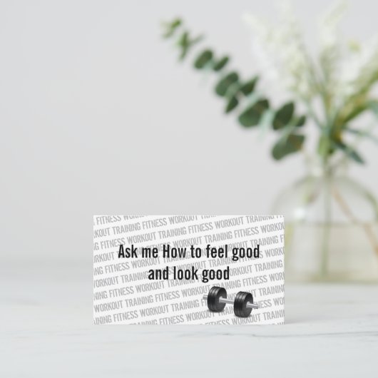 パーソナルトレーナーのフィットネスのダンベルのカッコいいのタイポグラフィ 名刺 (スタンド正面)