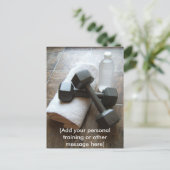 パーソナルトレーナーまたはフィットネス ダンベル タオル & 水 ポストカード (スタンド正面)