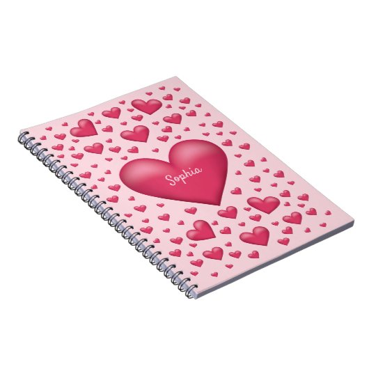 パーソナル化可能なハートを持つピンクの文字 ノートブック (右側)