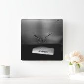 パーソナル化可能な折り畳み紙タオルディスペンサー スクエア壁時計 (ホーム)