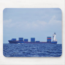 パーツ積載済コンテナ船