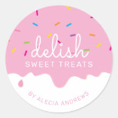 パーティーつや消しドリップスかわいいケーキがピンクのクラスを振りかける ラウンドシール (正面)