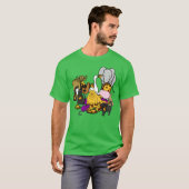 パーティーでピザを楽しむ動物たち フレンド Tシャツ (正面フル)