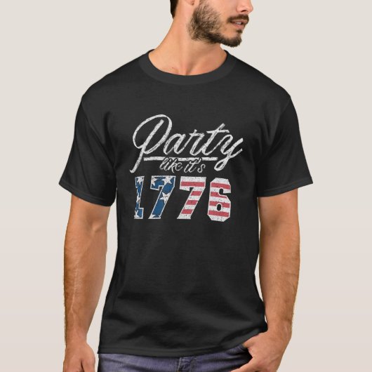 パーティーのように7月Pおもしろいの4日1776アメリカ国旗 Tシャツ (正面)