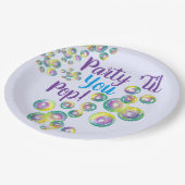 パーティーのポップ・アートの泡吹が虹色に ペーパープレート (アングル)