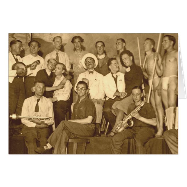 パーティーの男の子 (正面横)