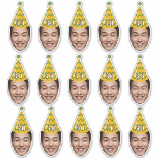 パーティーハットをかぶったおもしろ誕生日顔 + カスタム年齢 シール (正面)