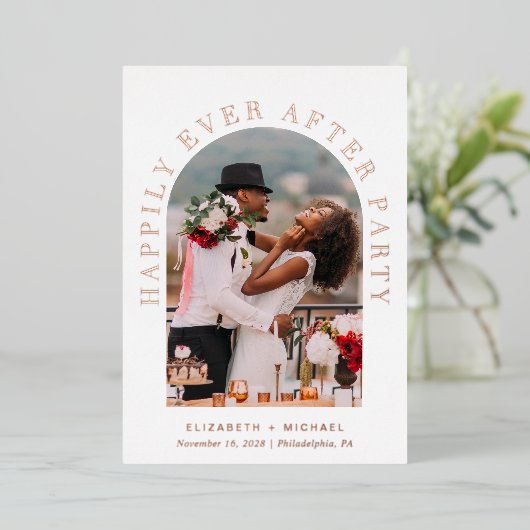 パーティーArch写真の後に幸せ結婚に 箔招待状 (立ち正面)