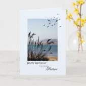パートナー誕生日、シーサイドシーン カード (黄色い花)