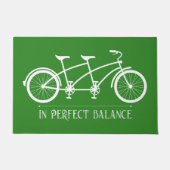 パーフェクトバランスグリーンホワイトタンデムサイクリング ドアマット (正面)