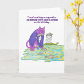 パープルおもしろいザワーキング猫誕生日魚釣りカード カード (黄色い花)