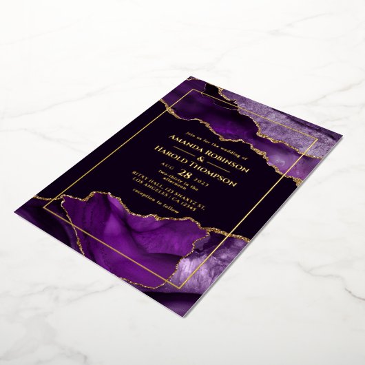 パープルおよび金ゴールドアゲ結婚ートのフォイル招待状 箔招待状 (回転した状態)