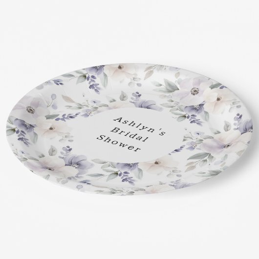 パープルかわいらしアイボリーラベンダーフラワーズブライダルシャワー ペーパープレート (アングル)