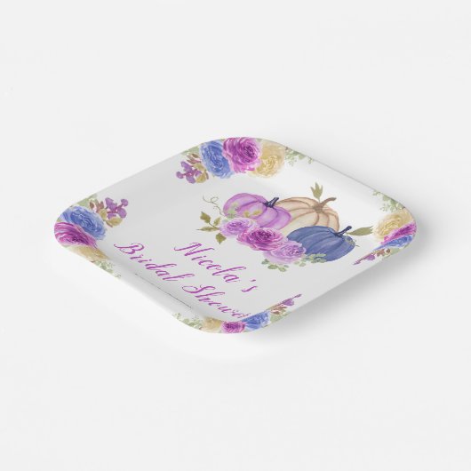 パープルとネイビーブルーの花のカボチャ ブライダルシャワー ペーパープレート (傾斜あり)
