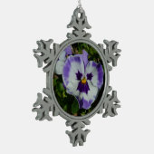 パープルとホワイトのパンジーカラフルフローラ スノーフレークピューターオーナメント (左)