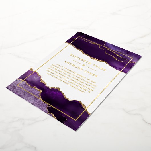 パープルと金ゴールドアゲ結婚ートのゲストリストFoil Invi 箔招待状 (回転した状態)
