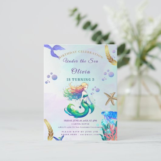 パープルと金ゴールドマーメイドの誕生日の下の海 インビテーションポストカード (スタンド正面)