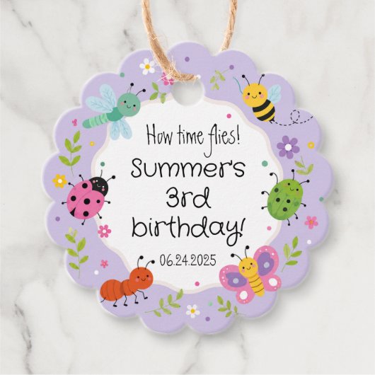 パープルのかわいい虫の女の子の誕生日  フェイバータグ (正面)