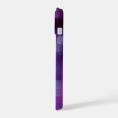 パープルの抽象画 iPhone 15ケース (左側面)