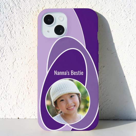 パープルの色合い オーバル 交換可能 写真 iPhone 15ケース