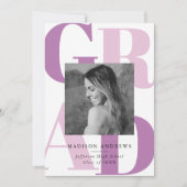 パープルはっきりしたグラードタイポグラフィ写真卒業パーティー 招待状 (正面)