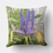 パープルアイリスフラワーアウトドアガーデン自然写真 アウトドアクッション (裏面)