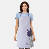 パープルアイリスフローラ名前をカスタムする エプロン (着用した状態)